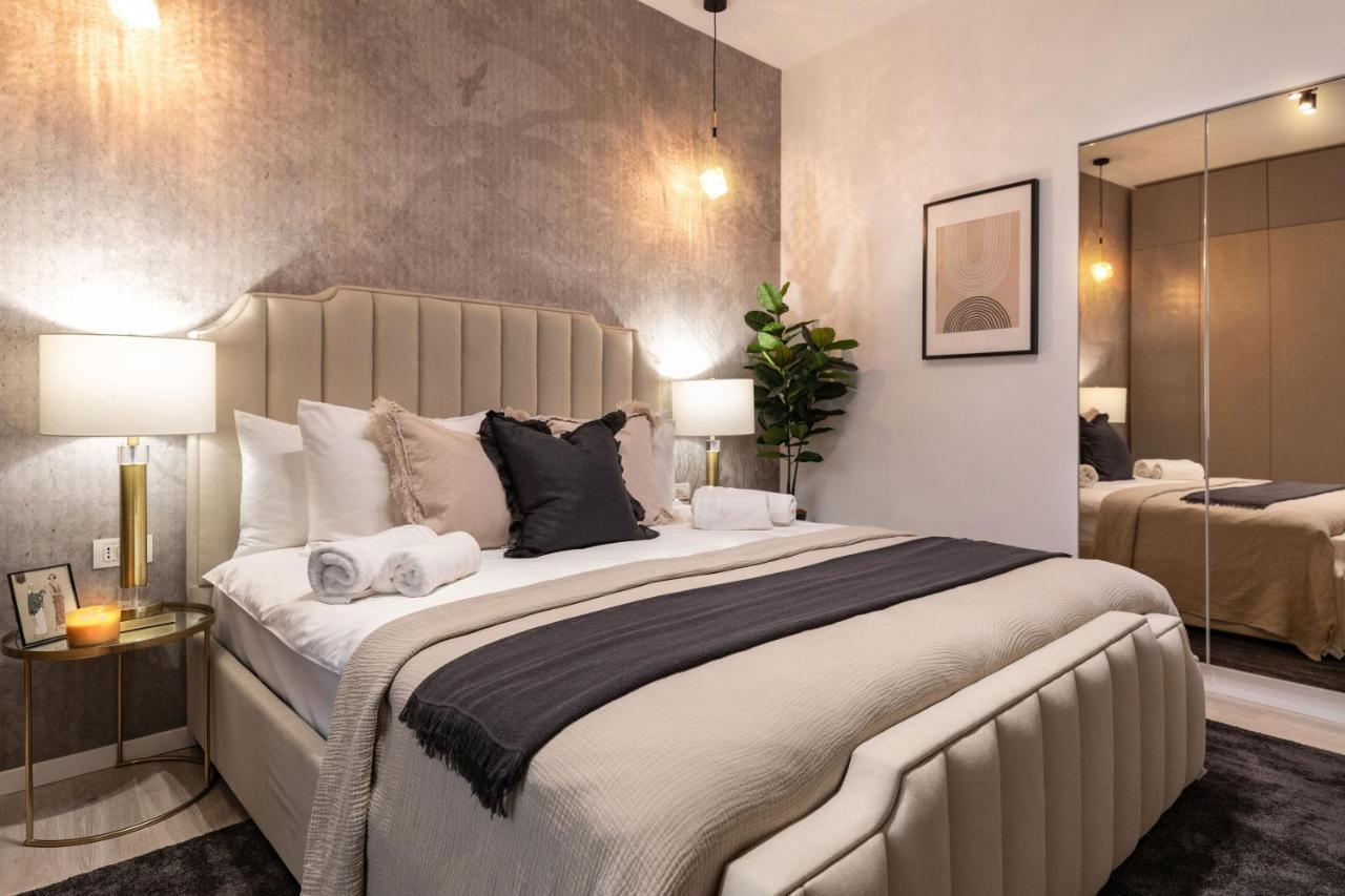 Apartamento Qult - Misty Night Bucarest Exterior foto