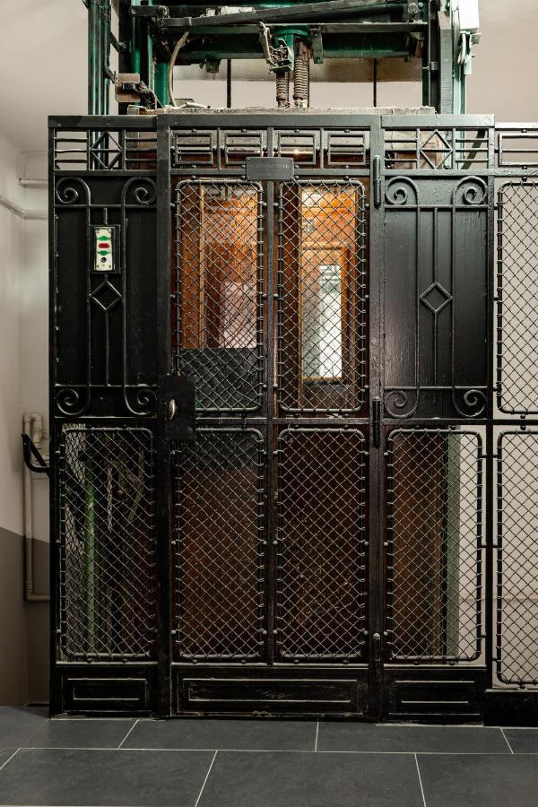 Apartamento Qult - Misty Night Bucarest Exterior foto
